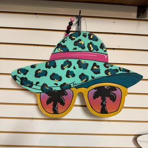 Beach hat and glasses Clearance